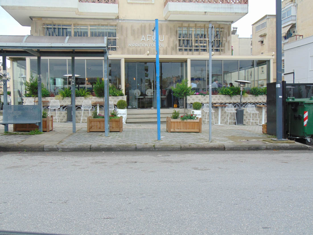 Συρόμενα Συστήματα σε τζαμαρία καταστήματος